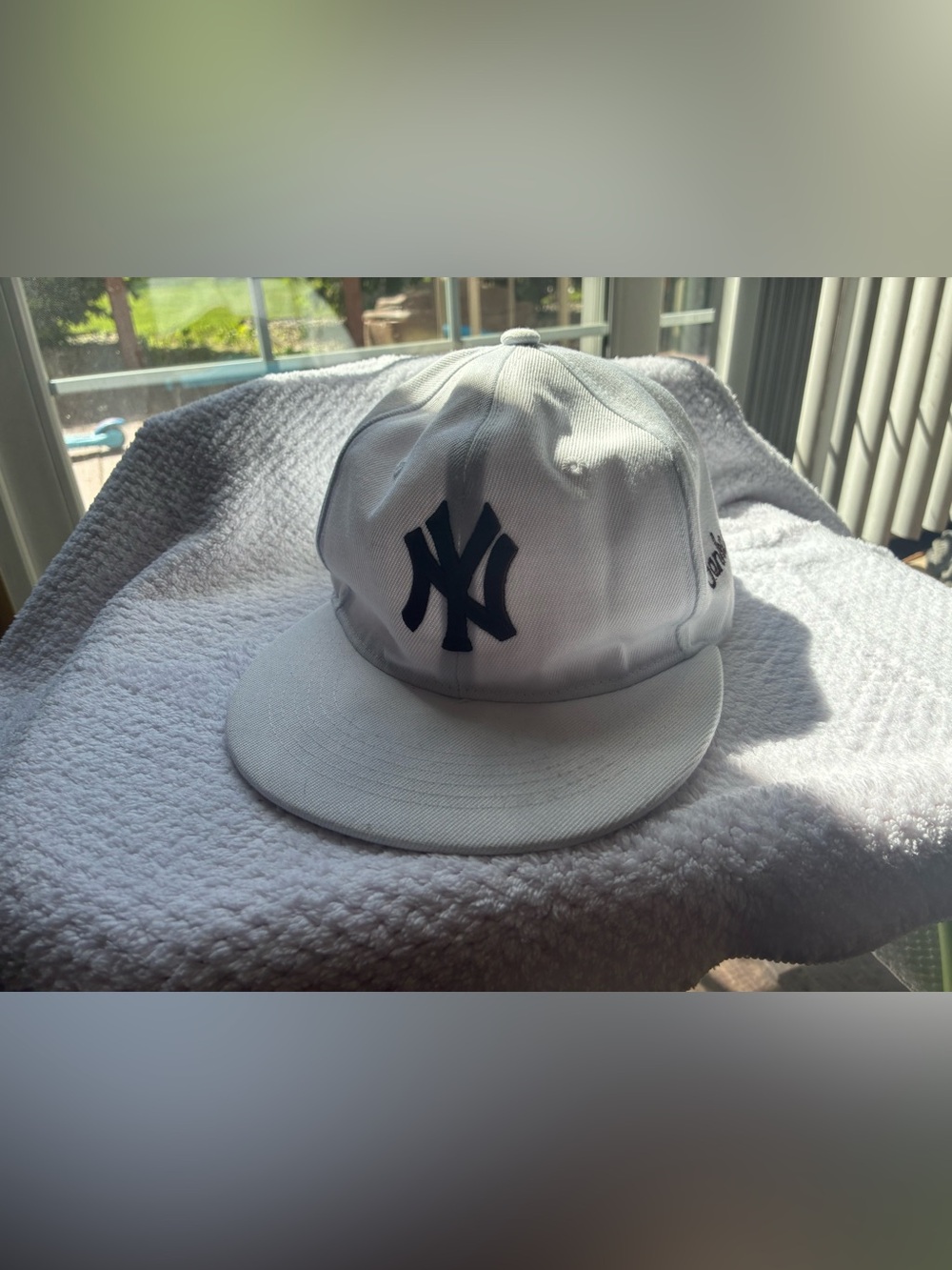New York Yankees White Fitted Baseball Cap with Brown Logo